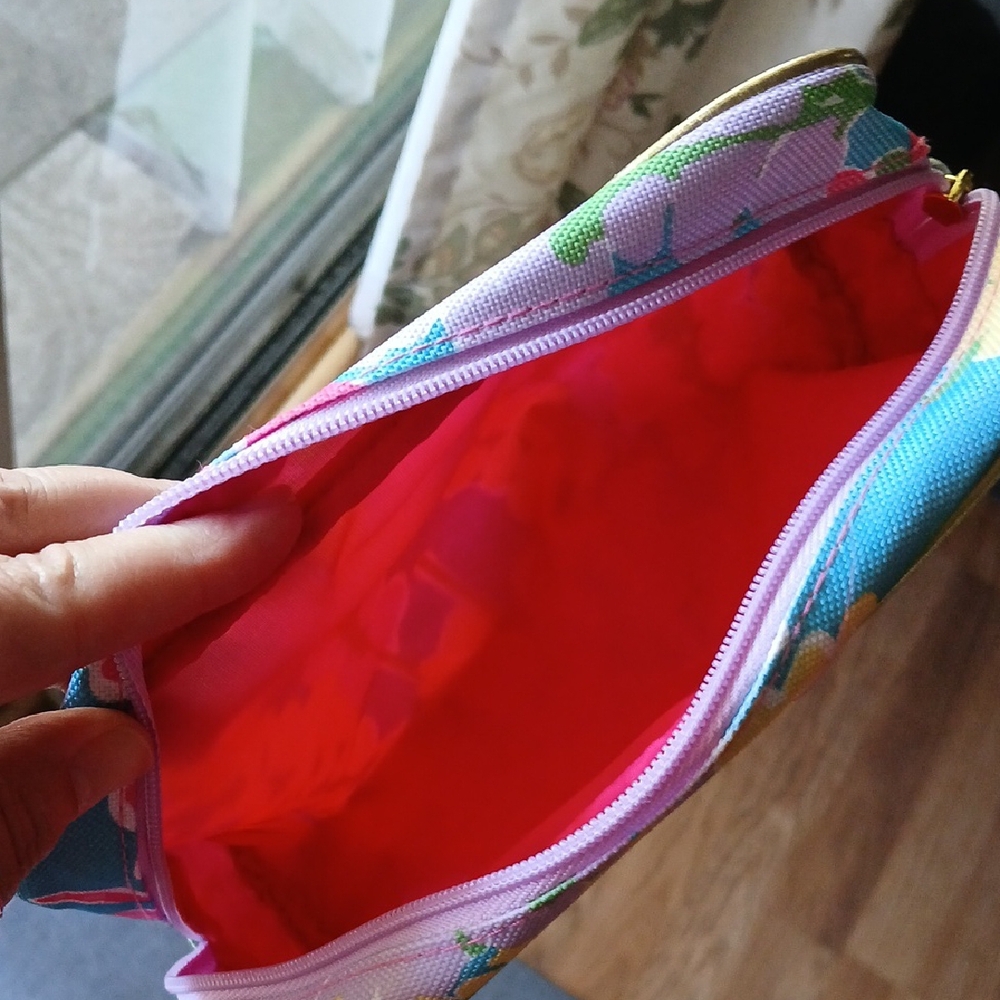 Lilly Pulitzer For Estee Lauder Pink and Yellow Cosmetic Bag NWOT - Picture 4 of 5